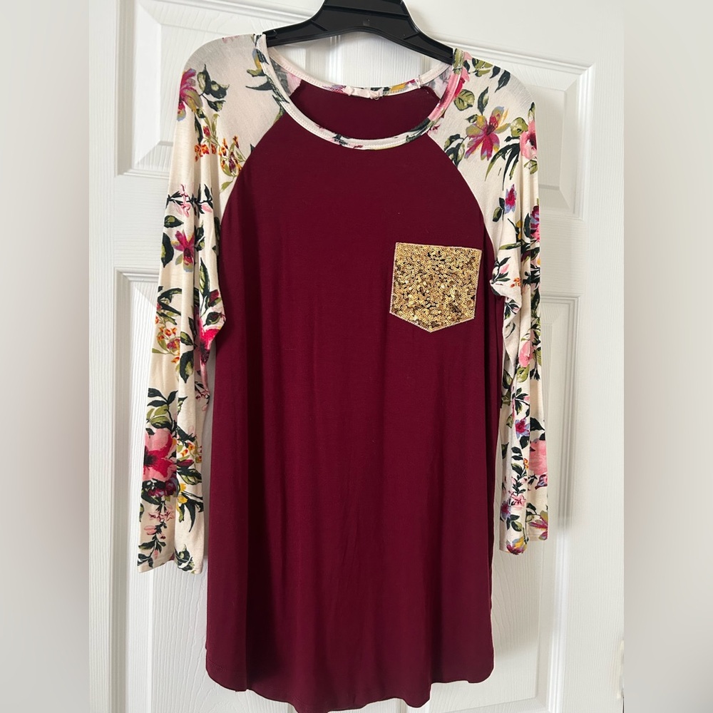 Floral Sleeve Burgundy Top with Gold Pocket